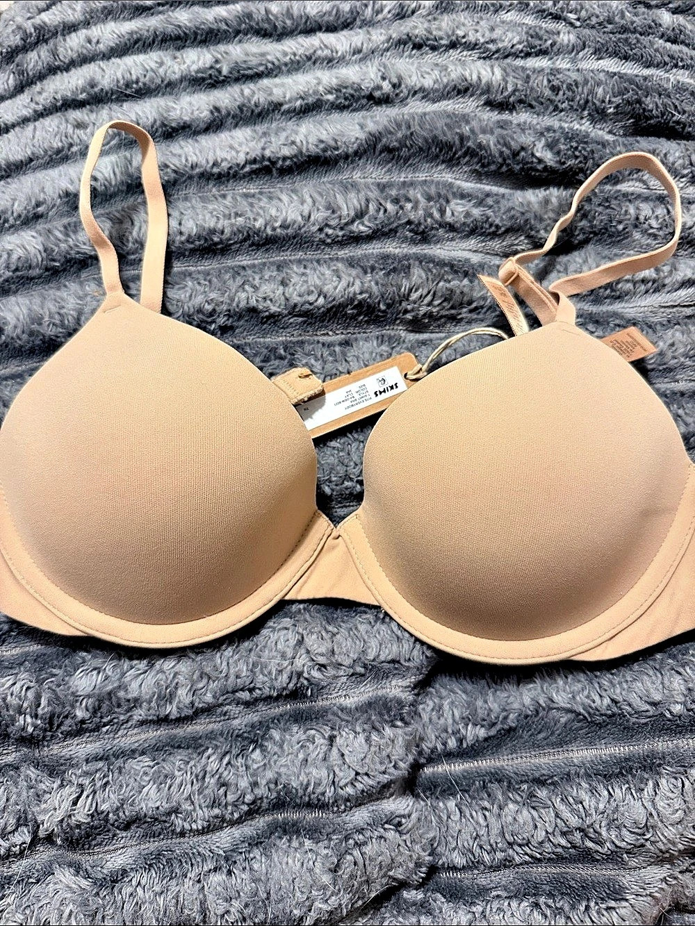 SKIMS Fits Everybody Plunge Bra Plunge Bra in Beige Size 34A NWT